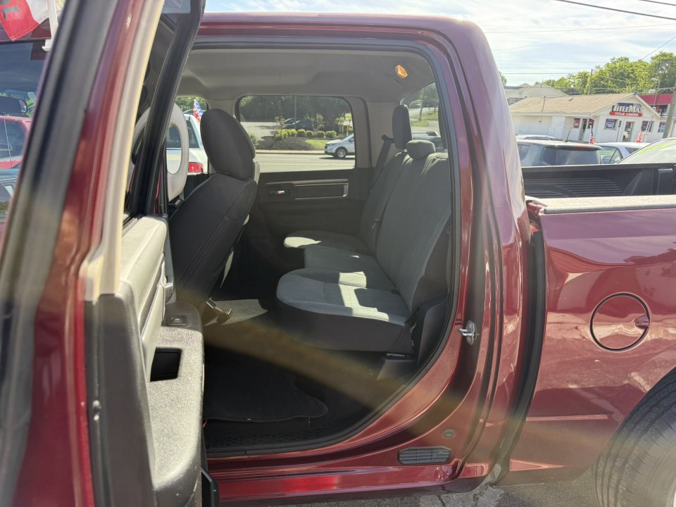 Used 2022 RAM 1500 Classic SLT RWD image 13