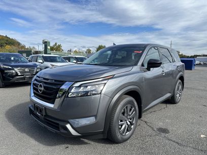 New 2025 Nissan Pathfinder S