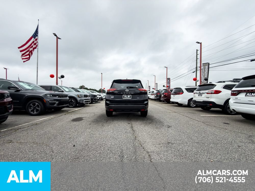Used 2024 Nissan Rogue SV FWD image 6