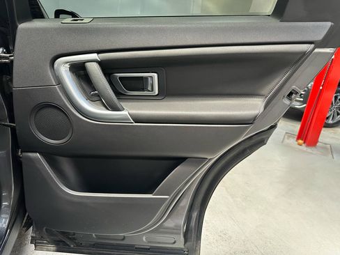 Used 2019 Land Rover Discovery Sport HSE AWD/4WD image 10