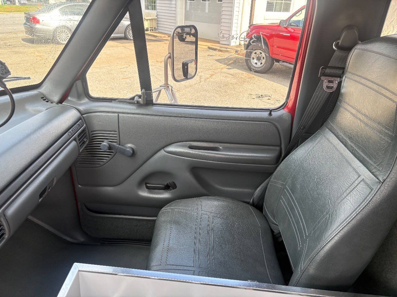 Used 1992 Ford F450 2WD Regular Cab Super Duty image 9