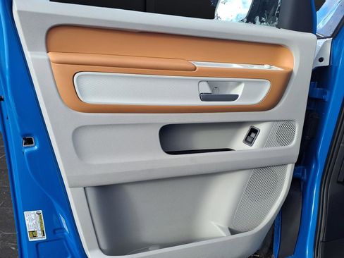 New 2025 Volkswagen ID. Buzz 1st Edition image 36