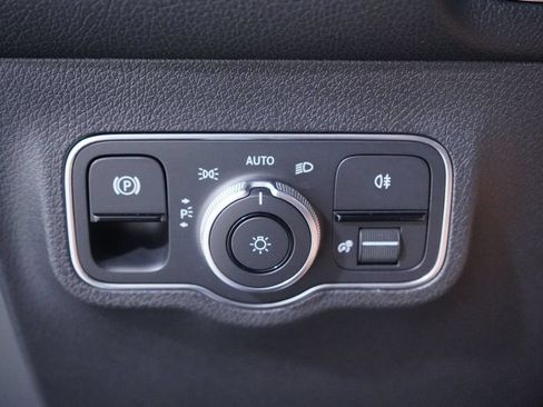 Used 2024 Mercedes-Benz EQB 250+ image 22