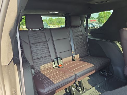 Used 2023 Cadillac Escalade V w/ Heavy-Duty Trailer Package AWD/4WD image 12
