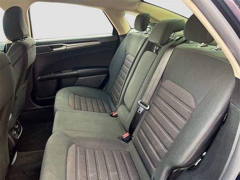 Used 2020 Ford Fusion SE image 24