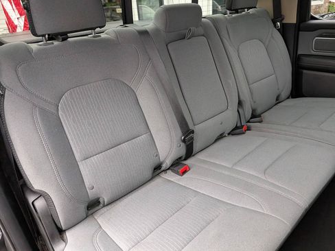 Used 2019 RAM 1500 Big Horn AWD/4WD image 17