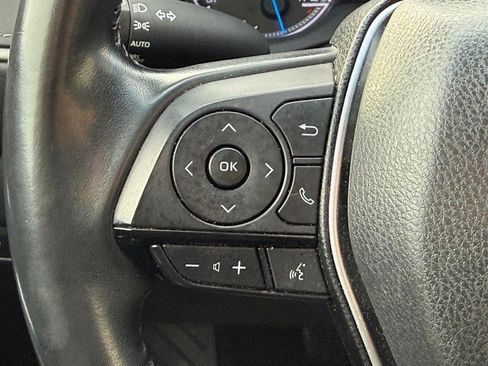 Used 2021 Toyota Venza XLE image 20