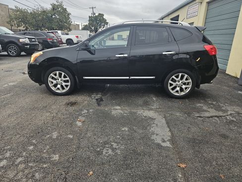 Used 2011 Nissan Rogue SV w/ SL Pkg image 6