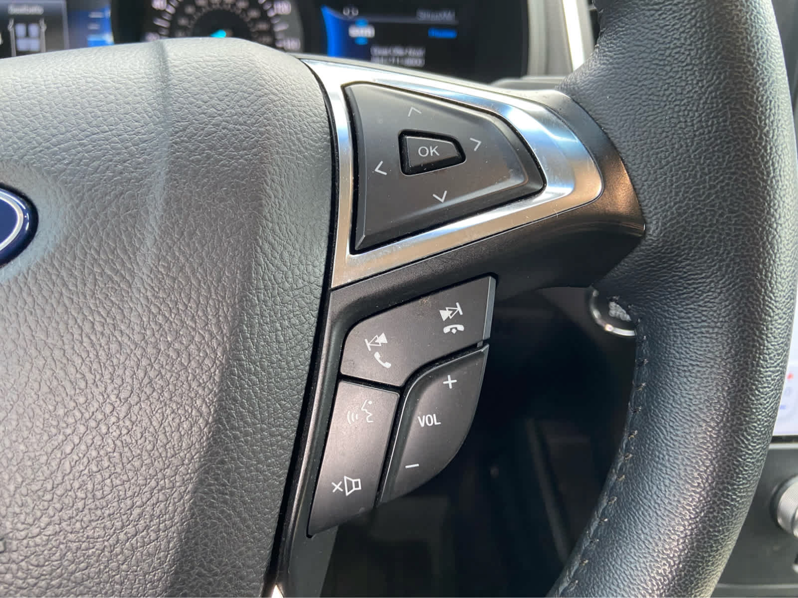 Used 2024 Ford Edge Titanium w/ Equipment Group 301A AWD/4WD image 19