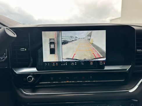 Used 2024 GMC Sierra 2500 SLT w/ SLT Premium Package image 15