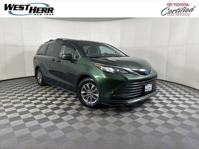 Certified 2022 Toyota Sienna LE