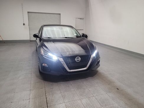 Used 2021 Nissan Altima 2.5 SR FWD image 14