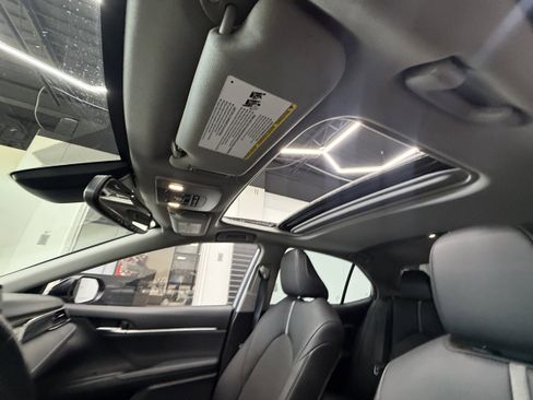 Used 2023 Toyota Camry XSE FWD image 4