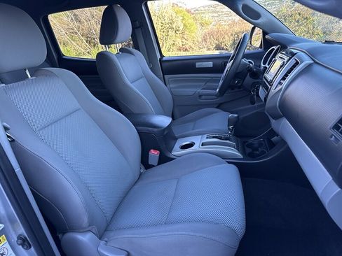 Used 2014 Toyota Tacoma PreRunner w/ TRD Off-Road Package image 20