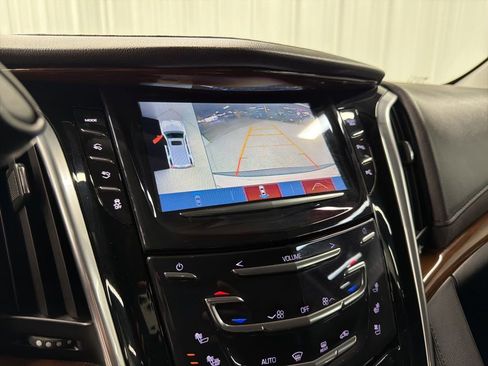 Used 2020 Cadillac Escalade 2WD image 21