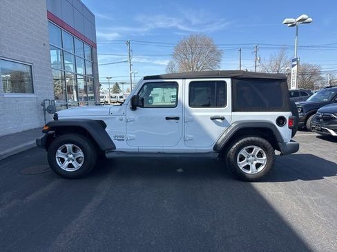 Used 2019 Jeep Wrangler Unlimited Sport S image 3