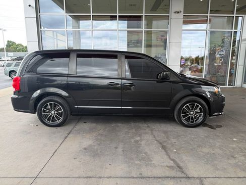 Used 2015 Dodge Grand Caravan SE FWD image 8