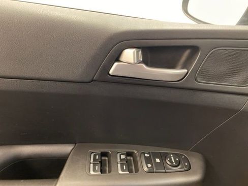 Used 2021 Kia Sportage LX image 18