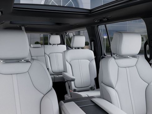 New 2025 Jeep Wagoneer L Series II image 26