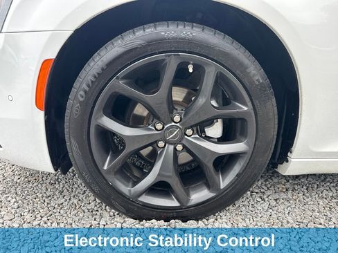 Used 2023 Chrysler 300 S RWD image 13