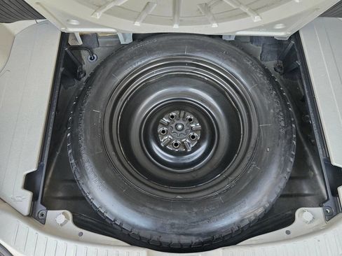 Used 2012 Toyota Venza LE image 41