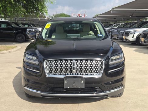 Used 2022 Lincoln Nautilus FWD w/ Premium Package image 8