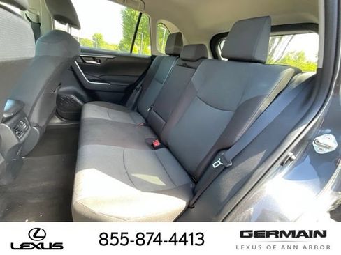 Used 2025 Toyota RAV4 XLE AWD/4WD image 13