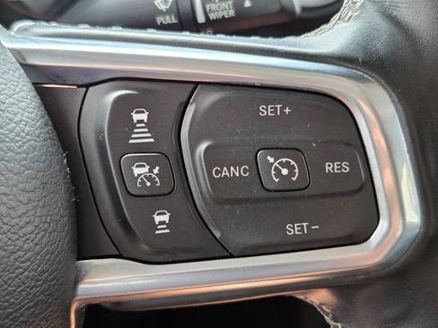 Used 2020 Jeep Gladiator Overland AWD/4WD image 19
