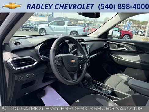 Used 2023 Chevrolet TrailBlazer LT w/ Convenience Package AWD/4WD image 4