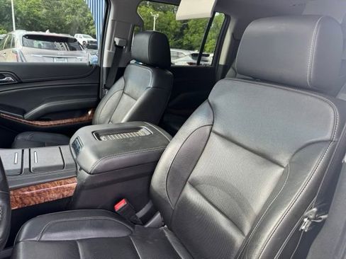 Used 2020 Chevrolet Suburban Premier AWD/4WD image 15