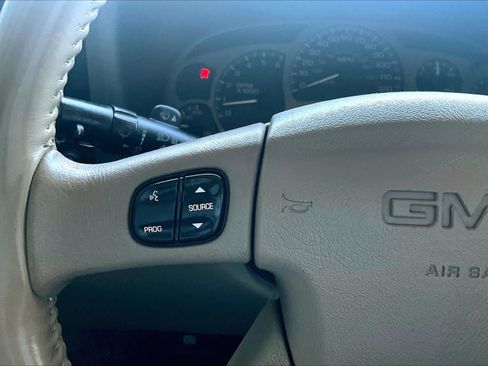 Used 2005 GMC Yukon Denali AWD/4WD image 11