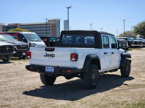 New 2026 Jeep Gladiator Sport image 4