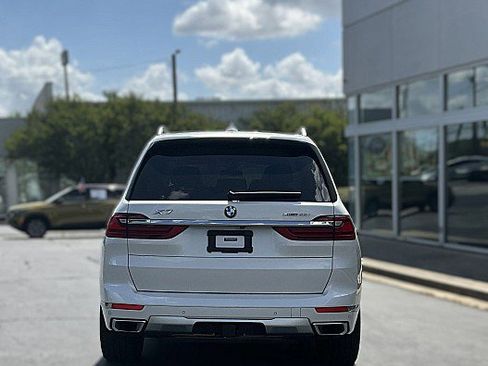 Used 2020 BMW X7 xDrive40i w/ Premium Package AWD/4WD image 9