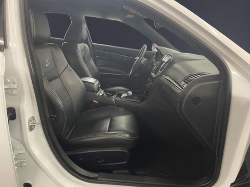 Used 2023 Chrysler 300 S w/ Comfort Group RWD image 15