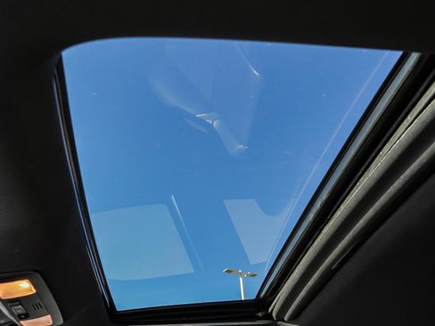 Used 2018 Toyota Tacoma TRD Sport image 21