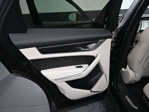 Used 2026 Jaguar F-PACE R-Dynamic S image 15