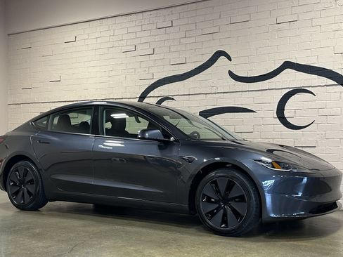 Used 2025 Tesla Model 3 Long Range RWD image 2
