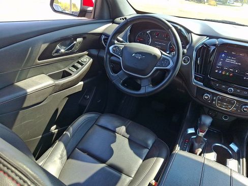 Used 2023 Chevrolet Traverse RS image 15