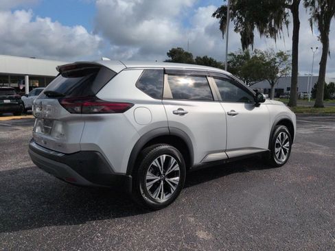 Certified 2022 Nissan Rogue SV FWD image 4