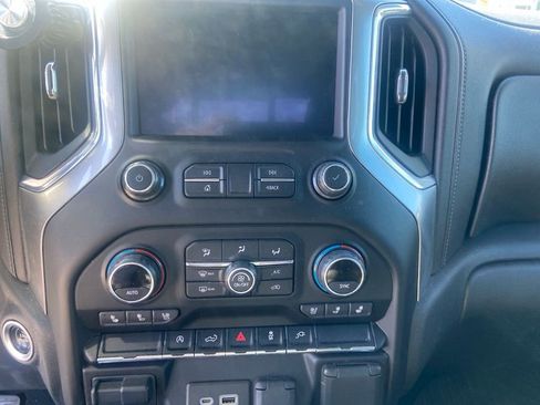 Used 2020 Chevrolet Silverado 1500 LTZ w/ LTZ Convenience Package AWD/4WD image 19