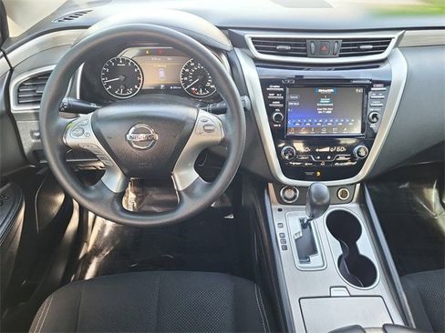 Used 2017 Nissan Murano S w/ Navigation Package image 9