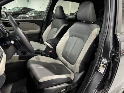 Used 2025 Subaru Forester Limited image 25