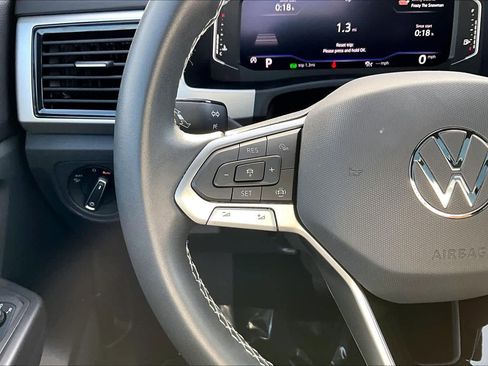 Used 2022 Volkswagen Atlas Cross Sport SE image 22