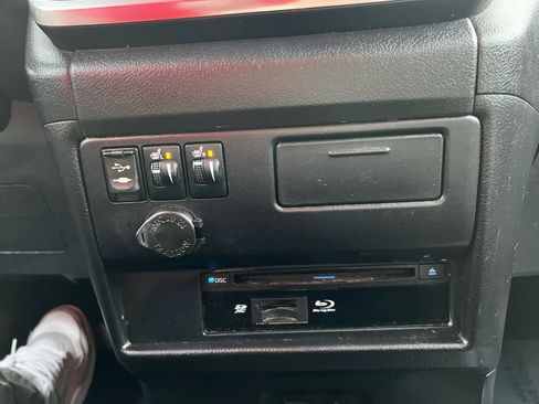 Used 2016 Toyota Sienna Limited Premium image 18