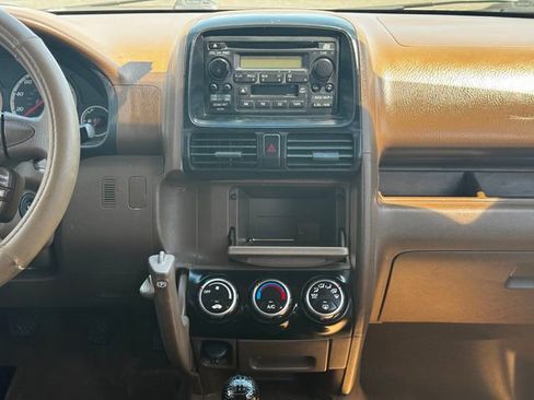 Used 2004 Honda CR-V LX image 17