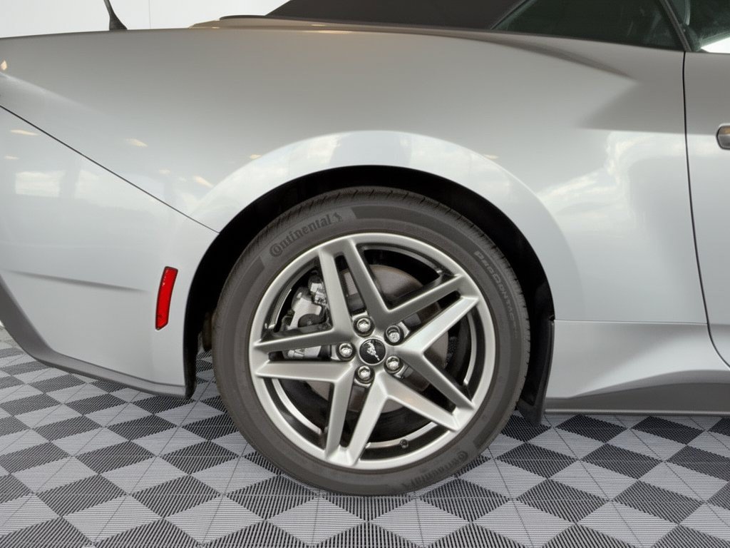Used 2025 Ford Mustang GT Premium RWD image 13