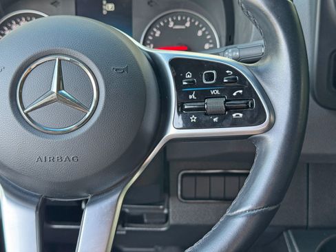 Used 2022 Mercedes-Benz Sprinter 2500 image 21
