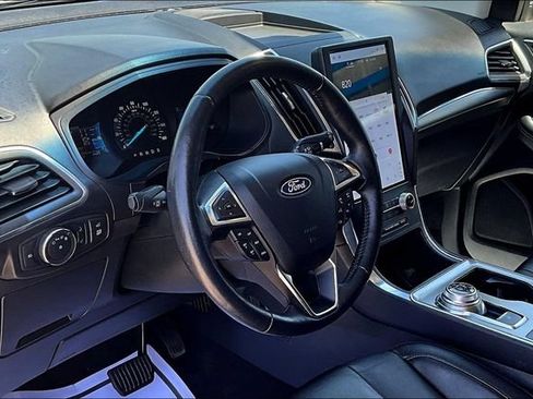 Used 2022 Ford Edge Titanium AWD/4WD image 17