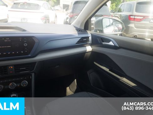 Used 2024 Volkswagen Taos SE FWD image 17