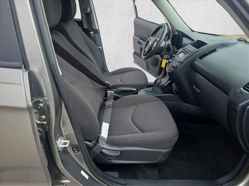 Used 2013 Kia Soul FWD image 17